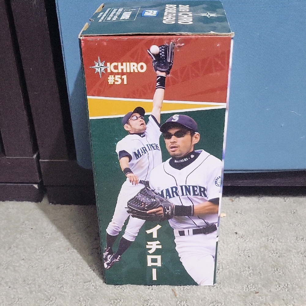 2009 Ichiro Bobblehead - Picture 4 of 7
